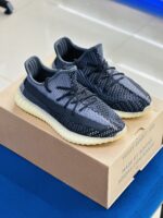 Adidas Yeezy Boost 350 V2 Carbon - Image 6