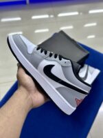 Air Jordan 1 Low Smoke Grey - Image 2