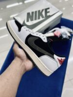 Air Jordan-1 Low OG SP Travis Scott Olive - Image 2