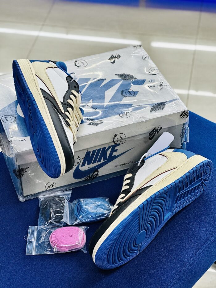 Air Jordan 1 Low x Travis Scott x Fragment - Image 5