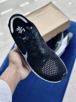 Nike ZoomX Vaporfly Next% 3 Black - Image 4