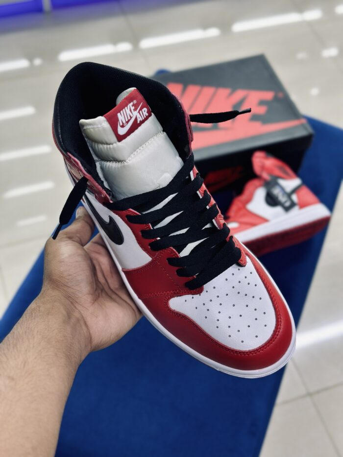 Air Jordan 1 High Retro Chicago - Image 3