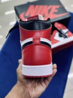 Air Jordan 1 High Retro Chicago - Image 5