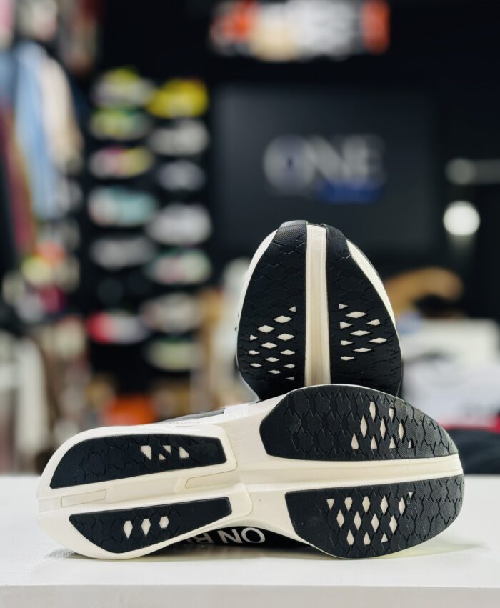 On Cloud Cloudboom strike Black White (Mirror Copy-1:1) - Image 4