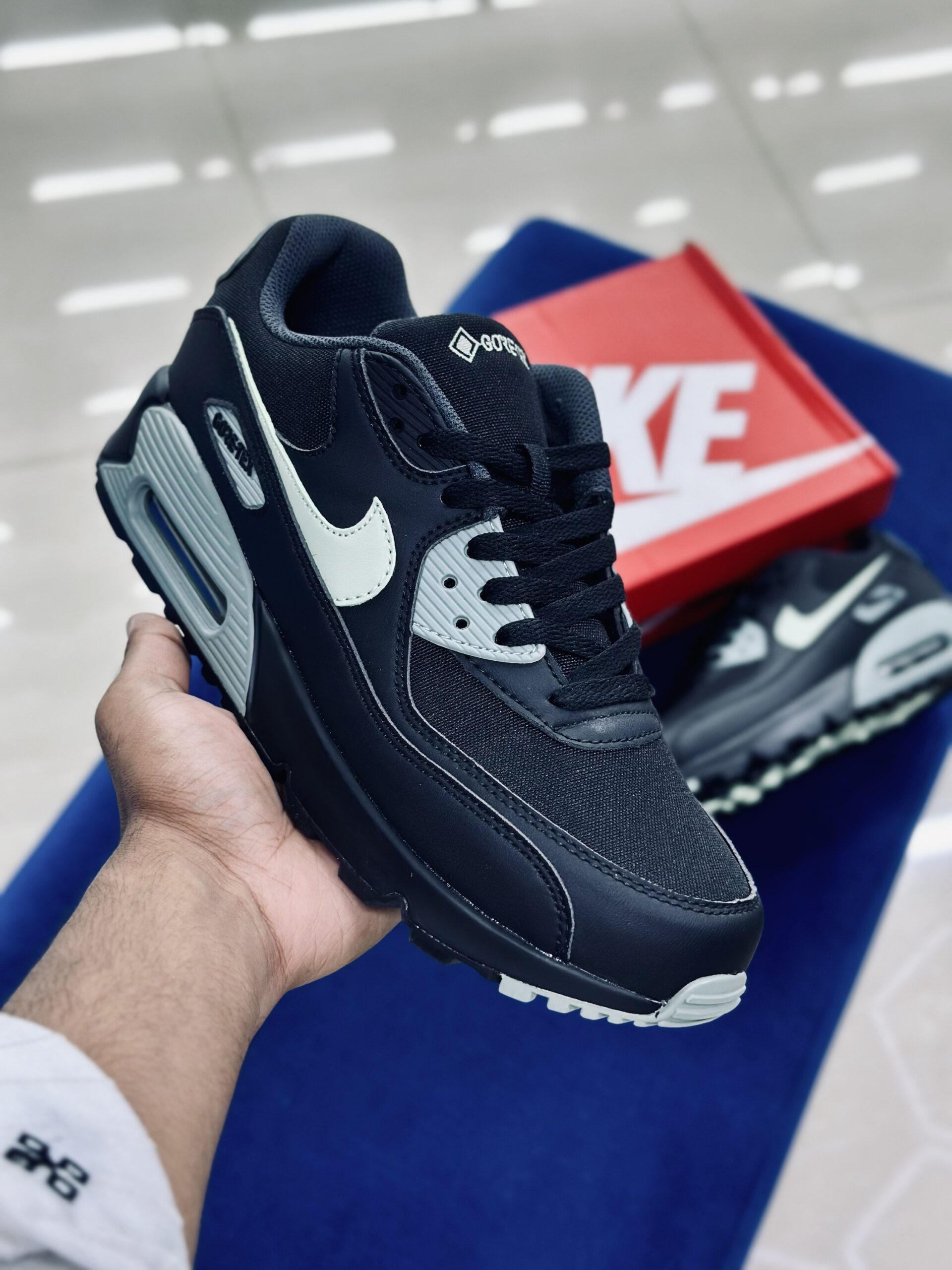 img_3832 Nike Air Max 90 Gore-Tex - Image 1