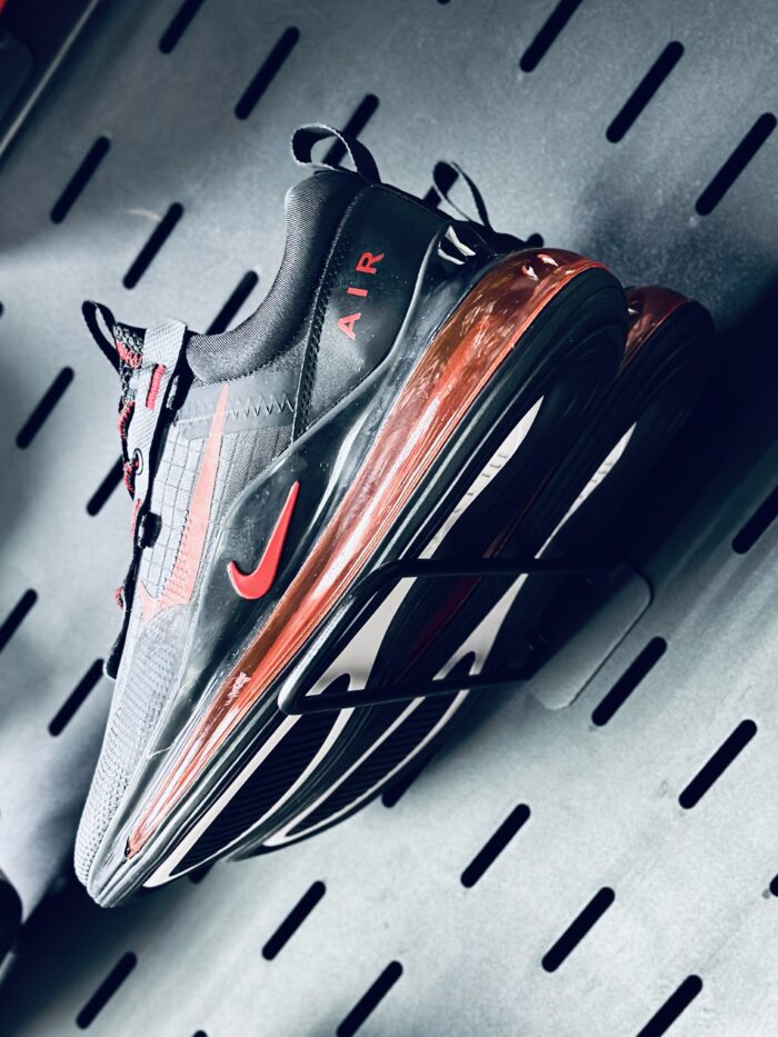Air Max 720 Black/Rad - Image 2