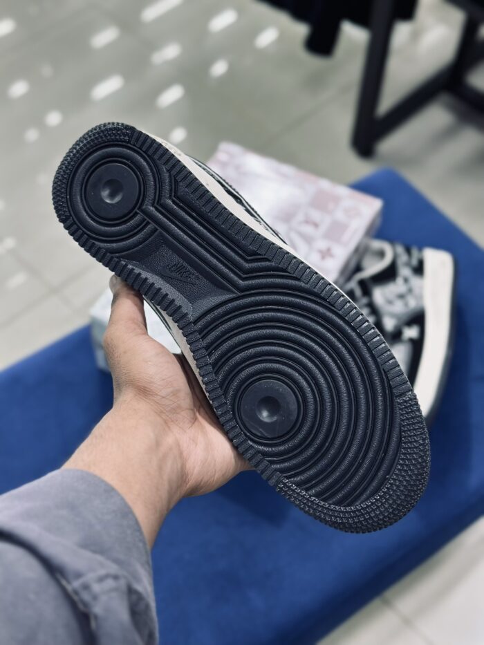 Nike Air Force 1 Low X Louis Vuitton  Black - Image 5