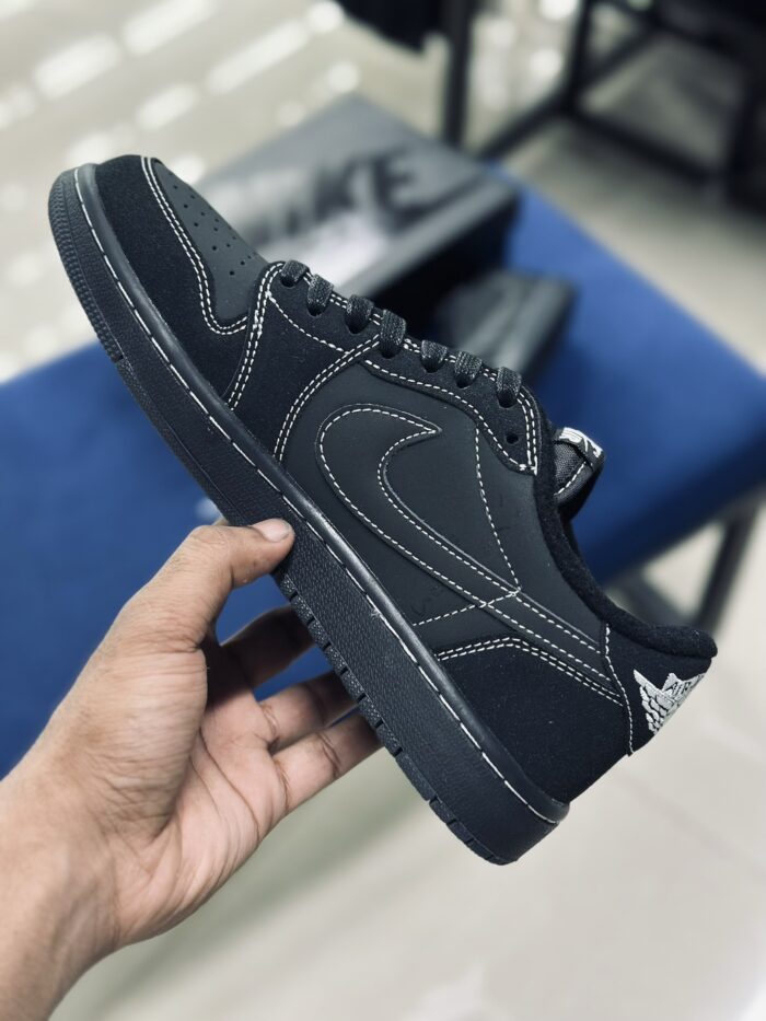 Air Jordan 1 Retro Low OG SP Travis Scott Black Phantom - Image 2