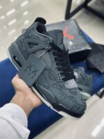 Air jordan 4 retro kaws black