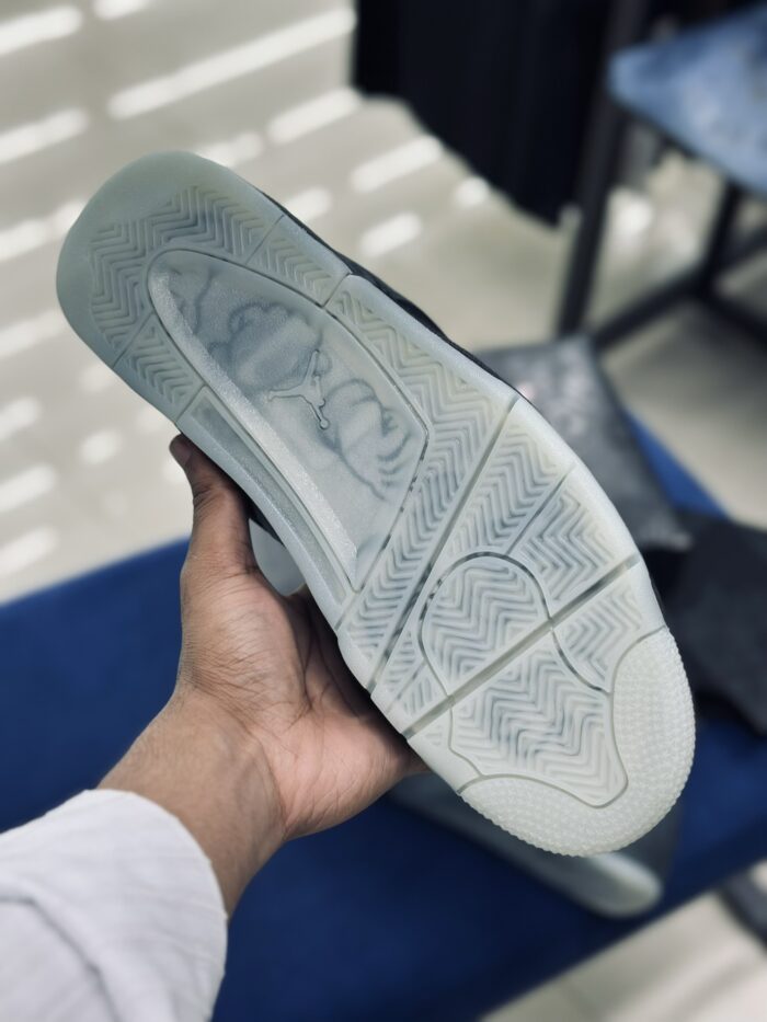 Air jordan 4 retro kaws black - Image 5