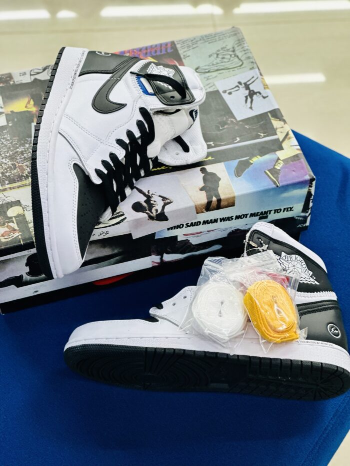 Fragment x Union LA x Air Jordan 1 High OG Black White - Image 6
