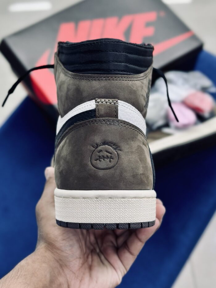Air Jordan 1 Retro High OG SP - Travis Scott Mocha - Image 4