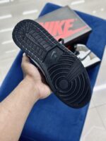 Air Jordan 1 Retro High OG Dark Mocha - Image 4