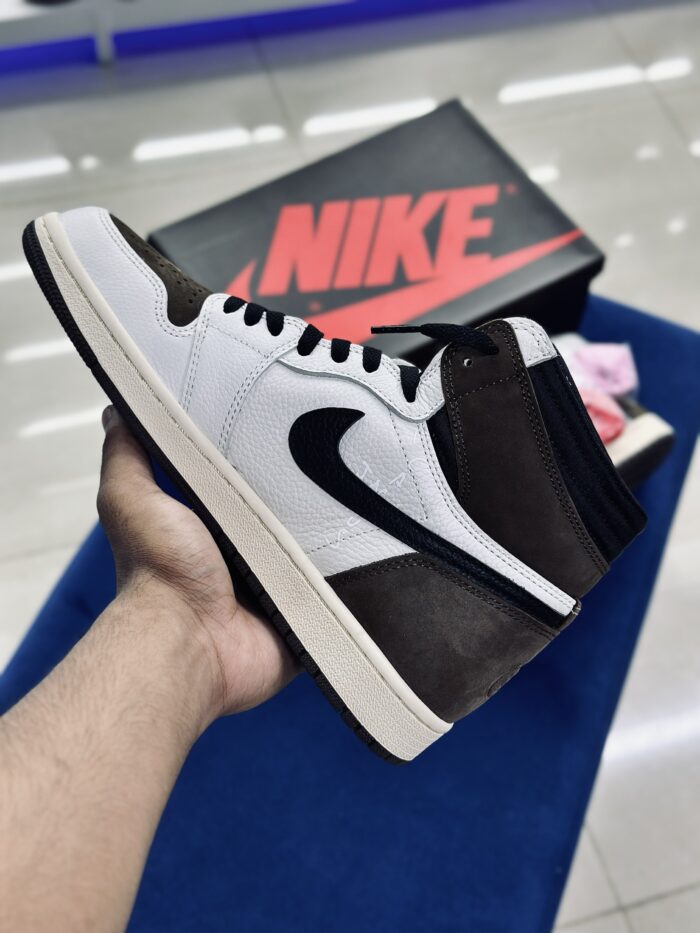 Travis Scott x Air Jordan 1 Retro High OG 'Reverse Mocha' - Image 2