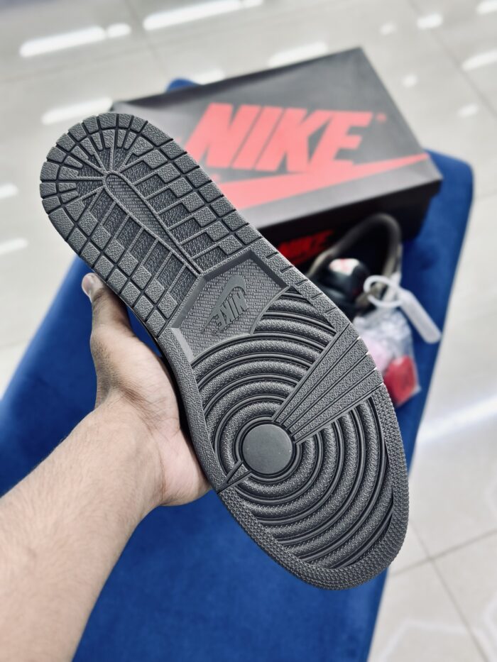 Air Jordan 1 Low X Travis Scott Mocha - Image 5