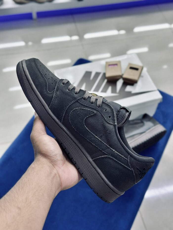 Air Jordan 1 Low X Travis Scott Velvet Brown and Dark Mocha - Image 2
