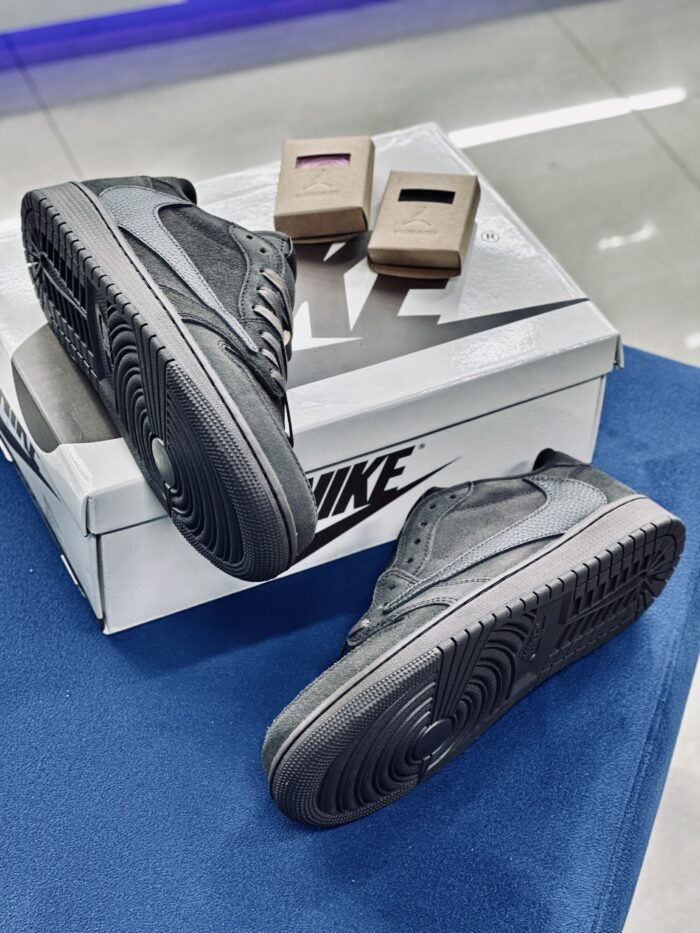 Air Jordan 1 Low X Travis Scott Velvet Brown and Dark Mocha - Image 6