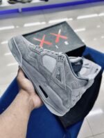 Air Jordan 4 kaws Cool Grey - Image 2