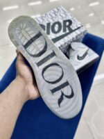Air Jordan 1 High X Dior - Image 4