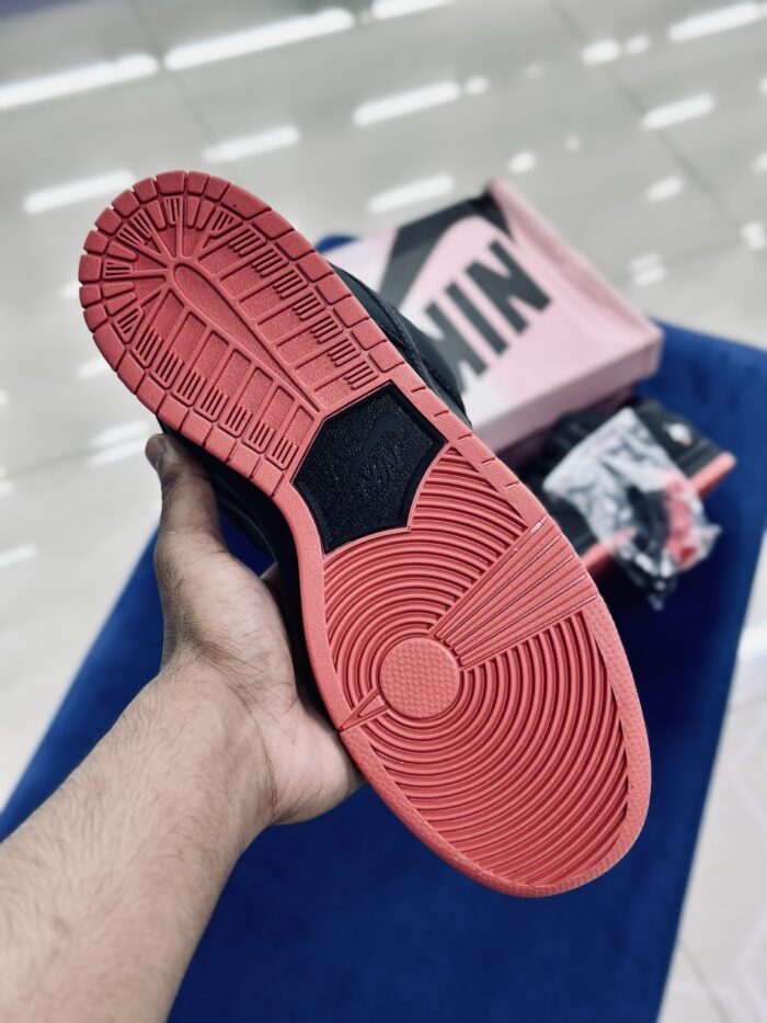 Nike SB Dunk Low Black Pigeon - Image 4