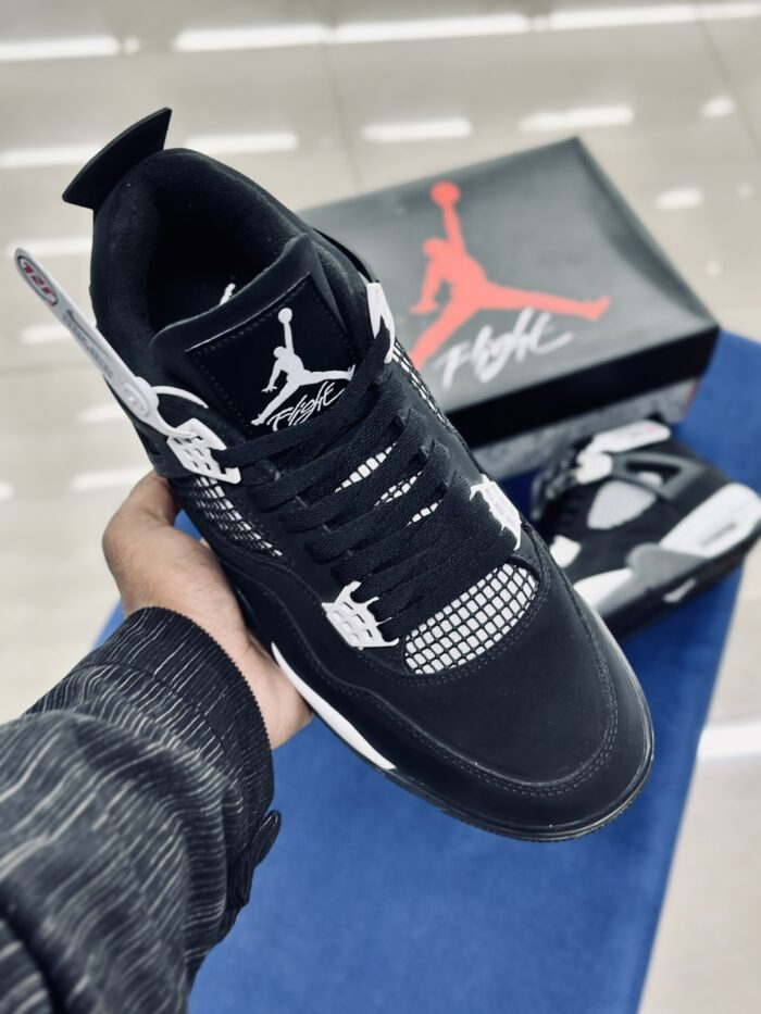 Air Jordan 4 Retro White Thunder - Image 3