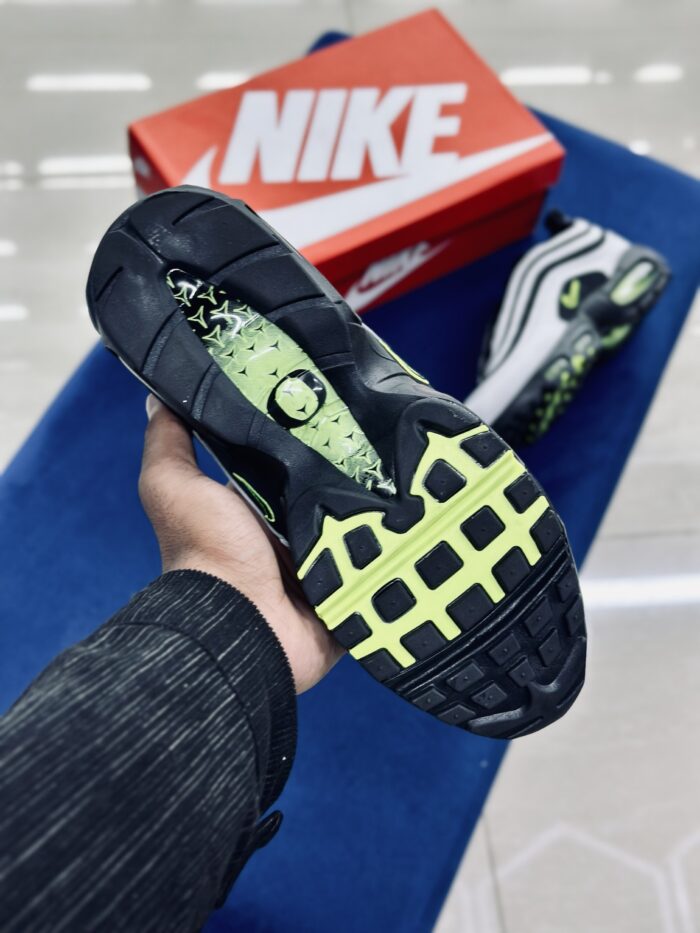 Nike Air Max 95/97 University og Oregon-Lightning PE - Image 4