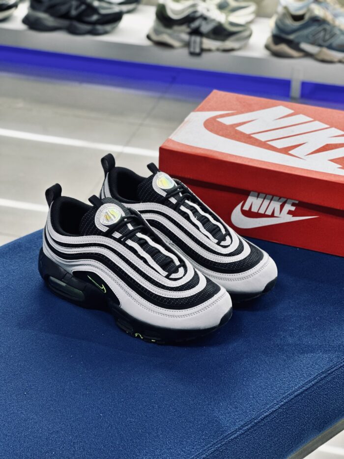 Nike Air Max 95/97 University og Oregon-Lightning PE - Image 6