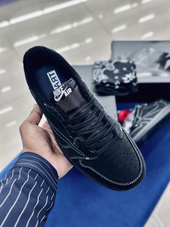 Air Jordan 1 Retro Low OG SP Travis Scott Black Phantom - Image 3