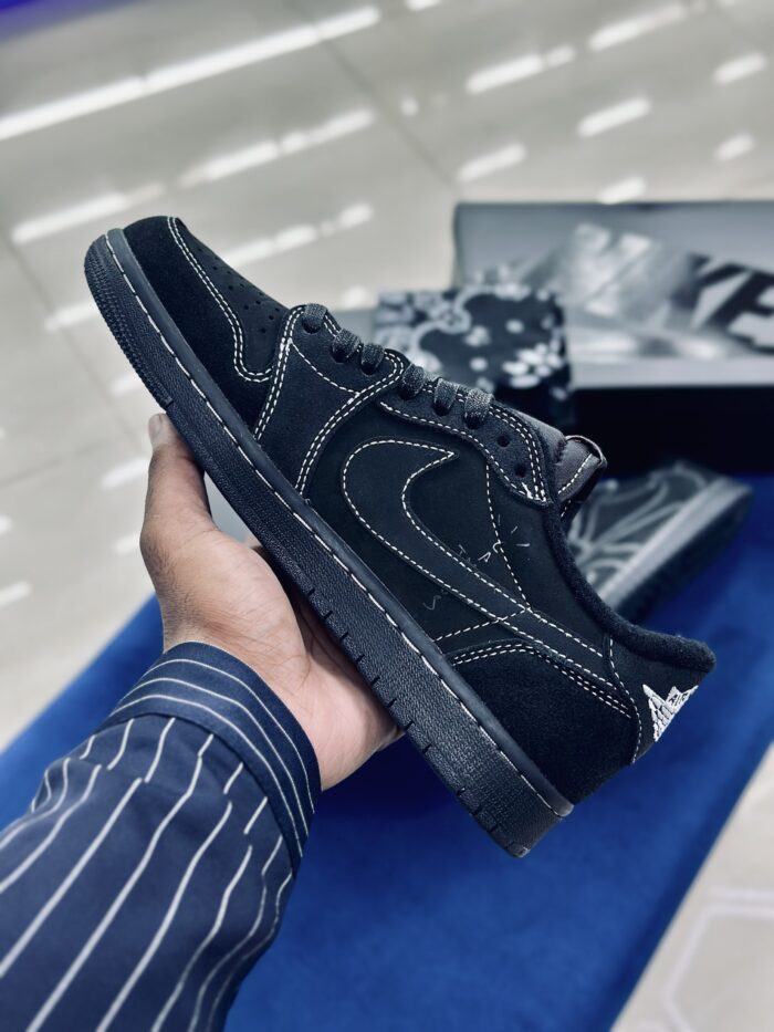 Air Jordan 1 Retro Low OG SP Travis Scott Black Phantom - Image 2