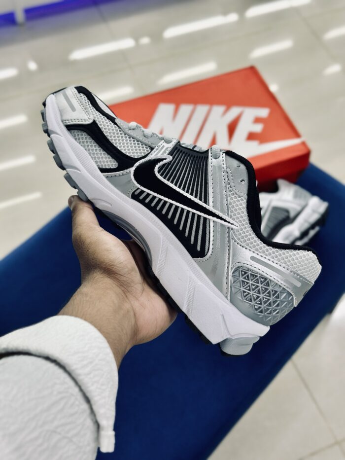 Nike Zoom Vomero 5 ‘Metallic Silver’ - Image 2