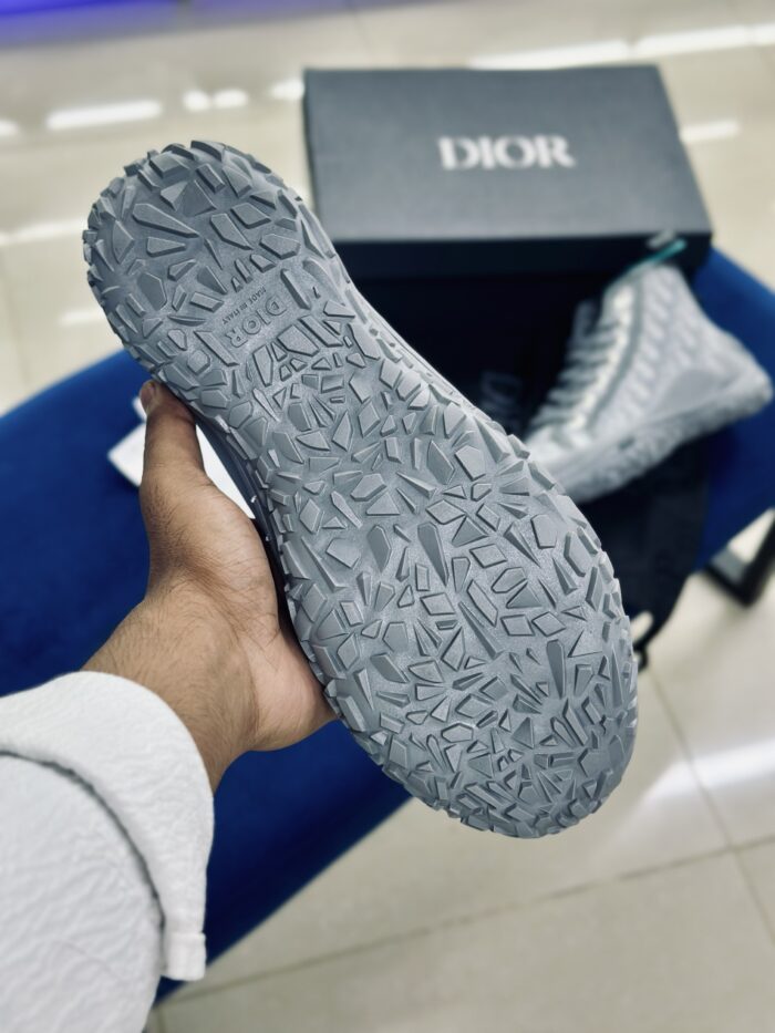 Dior B28 High Grey Beige - Image 5