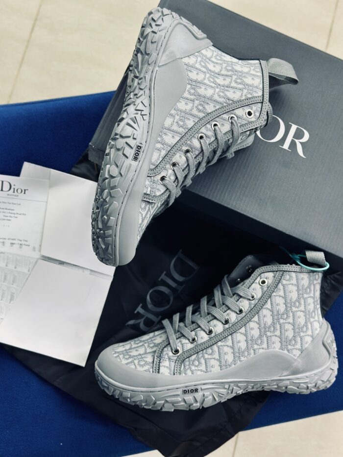 Dior B28 High Grey Beige - Image 2